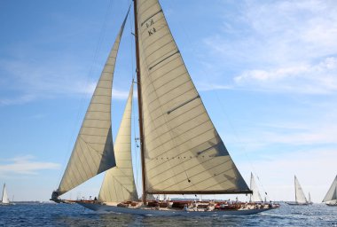 Fransız Rivierasında yelkenli yarışı 