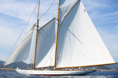 Fransız Rivierasında yelkenli yarışı 