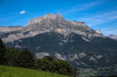 Fransız Alpleri'nde yaz