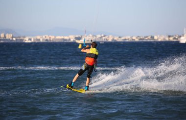 Uçurtma sörfçü eylem