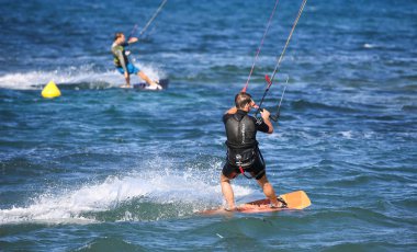 Uçurtma sörfçü eylem