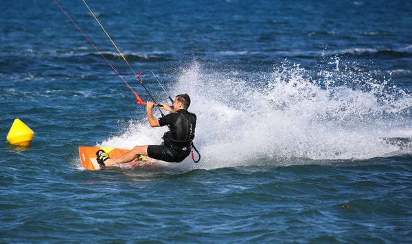 Kite Surfista Ação — Fotografia de Stock