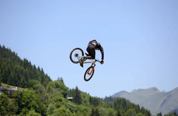 Ciclistas Montaña Acción — Foto de Stock