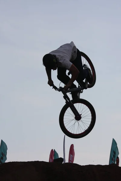 Ciclistas Montaña Acción — Foto de Stock