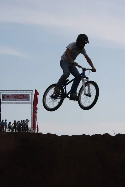 Ciclistas Montaña Acción — Foto de Stock