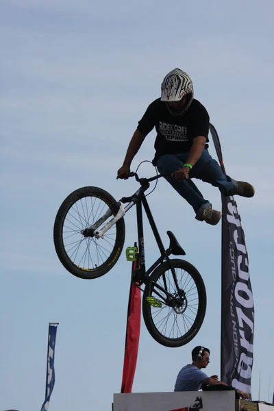 Ciclistas Montaña Acción — Foto de Stock