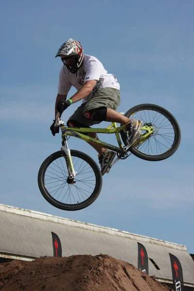 Ciclistas Montaña Acción — Foto de Stock