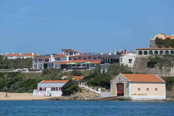 Vila Nova de Milfontes stad och strand — Stockfoto