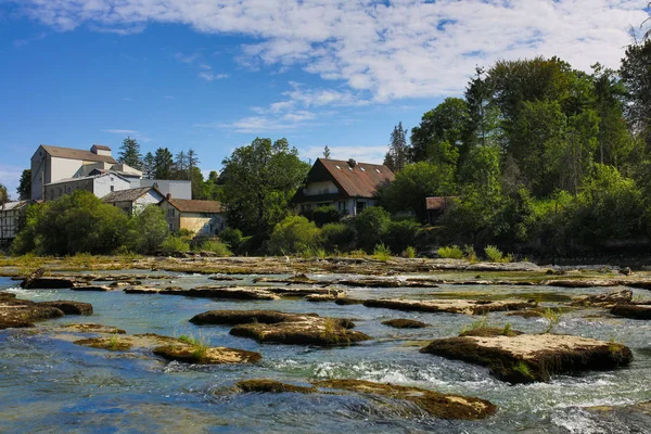 The town of Pont de Poitte — ストック写真