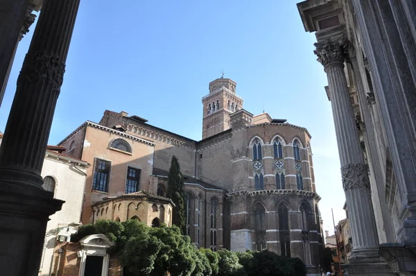 Krasny Kostel Benatkach Italska Architektura —  Fotos de Stock