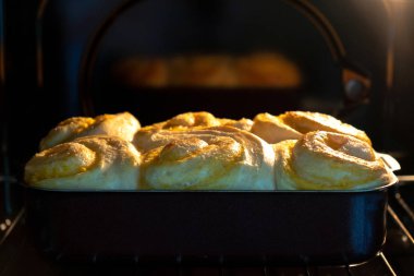 Buns fırında pişmiş olan