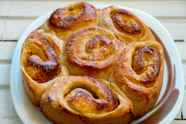 Tatlı buns fırında pişmiş dolgulu. 