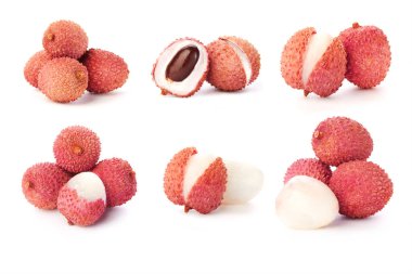 Set taze lychee cilt kesilir, bütün, yarım, beyaz arka plan üzerinde izole kemik ile pay. Kırpma yolu. Tam alan derinliği