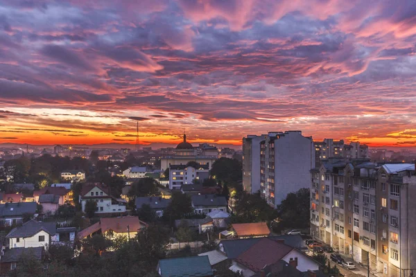 Nacht Stad Met Kerk Televisie Toren Verlichte Huizen Lantaarns Fantastische — Stockfoto