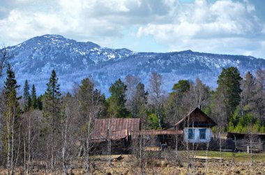 Dağlarda uzak bir köyde