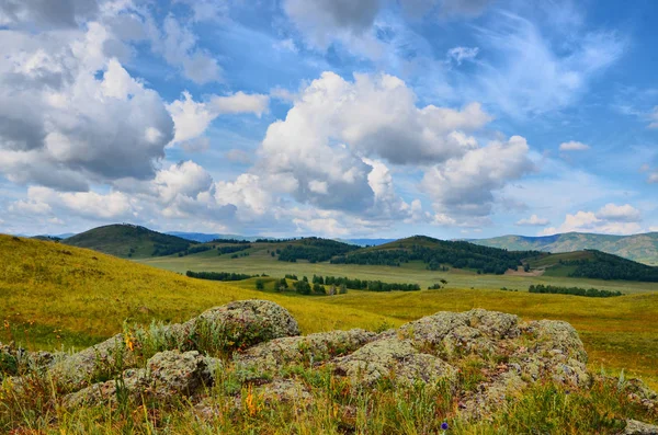 Літній Туристичну Поїздку Уралу — стокове фото