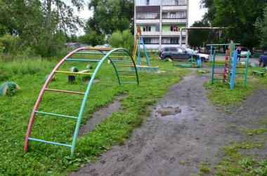 Güney Urallar Korkino şehir içinde çocuklar için oyun alanları. İl, yoksulluk, ıssızlık