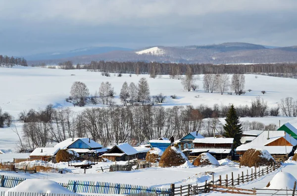 South Urals Village Located Mountains Snow Starts Melt Only End — Stock Photo, Image