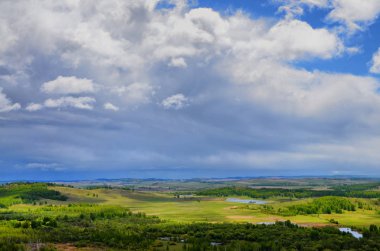 Ural Dağları mineral yönünden zengindir. Burada en büyük mevduat Jasper yoğunlaşmıştır. Bazen ilginç taşlar sadece ayaklarınızın altında yalan.