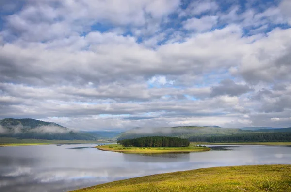 Teich Dorf Tirlyan Südlichen Ural Russland — Stockfoto