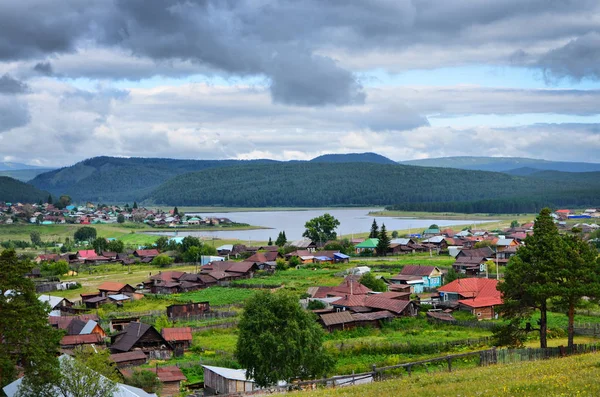 Teich Dorf Tirlyan Südlichen Ural Russland — Stockfoto