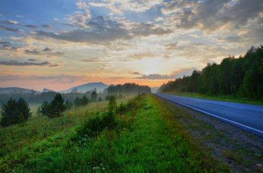 Yaz Ural Dağları bir yolculuk yapmak için en iyi zamanı.