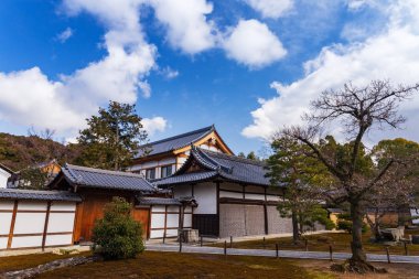 Kyoto, Japonya Kinkakuji tapınağında yan kuri bina.