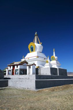 Altın namaz Stupa Erdene Zuu Khiid Manastırı, Orkhon Vadisi kültür peyzaj dünya mirası parçası, içinde Kharkhorin (Karakorum), Moğolistan. Vertical görünümü.