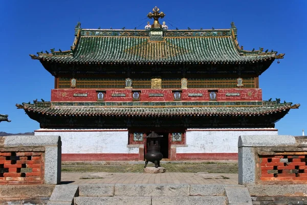 Ναός zuu του Βούδα στην Ιερά Μονή Ερδένου Ζουού Κούρου, μέρος του πολιτιστικού τοπίου της κοιλάδας του ναού του πολιτισμού, στο Χαρόρτιν (Καρακορούμ), στη Μογγολία. — Φωτογραφία Αρχείου