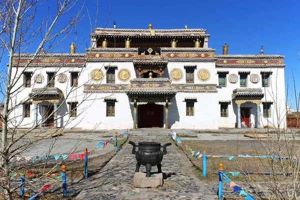 Haupteingang des Lavrin-sm-Tempels im Kloster Erdene Zuu, Teil des Orchon-Tals Kulturlandschaft Weltkulturerbe, Karakorum, Mongolei. — Stockfoto