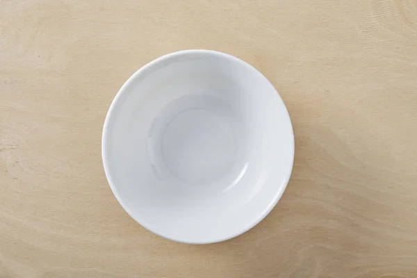 Assiette Vide Blanche Sur Table Bois — Photo