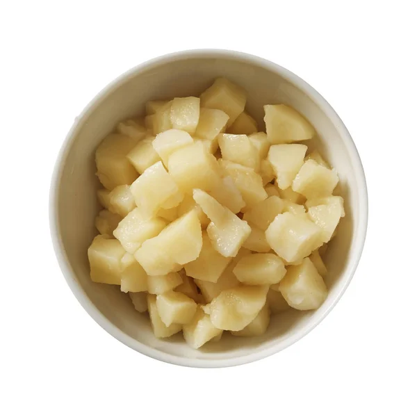 Potatis på skål. Förbereda ingredienser för matlagning. Isolerade på vit bakgrund. Ovanifrån. — Stockfoto