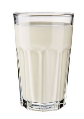 Beyaz arka plan üzerinde izole süt ile cam. 