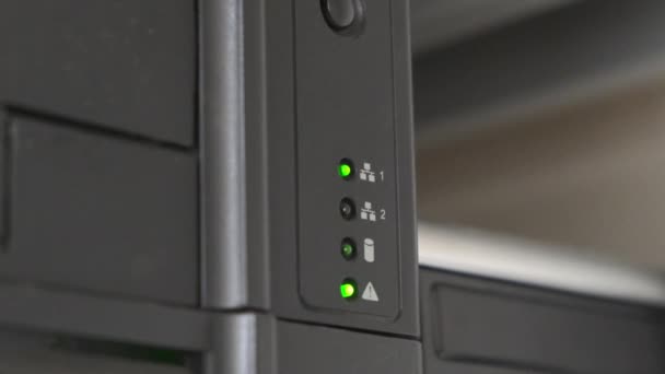 Detalhes do servidor Ethernet em funcionamento, totalmente operacional, envio e recebimento — Vídeo de Stock