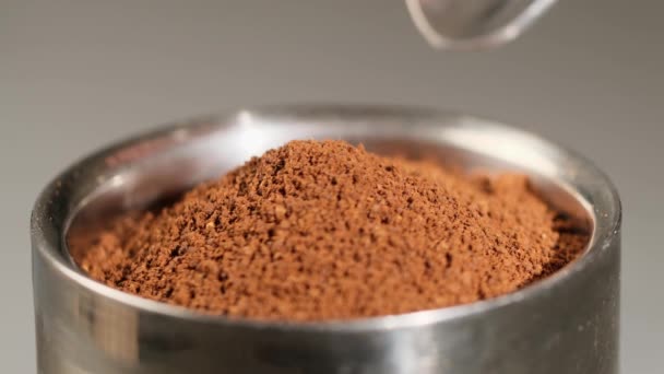 Spoon take freshly ground coffee. Brew smelling morning coffee. Cooking hot bracing drink. Arabica cup. close up — Stock Video