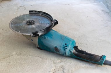 İnşaat ve onarım için kesme tekerleği ile elektrikli alet