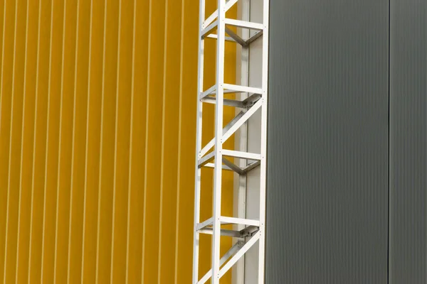 Geometriska Färgelement Byggnaden Fasad Med Plan Linjer Hörn Med Höjdpunkter — Stockfoto