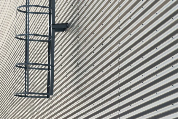 Geometriska Färgelement Fasaden Byggnaden Med Plan Linjer Hörn Stål Trappor — Stockfoto