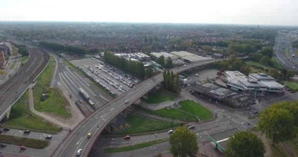 Vue aérienne des routes, zone industrielle à Dordrecht, Pays-Bas 