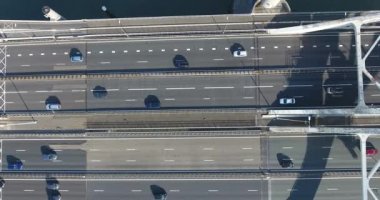 Niuewe Mass Nehri'nin havadan görünümü, A16 otoyolu köprüsü, Rotterdam, Hollanda