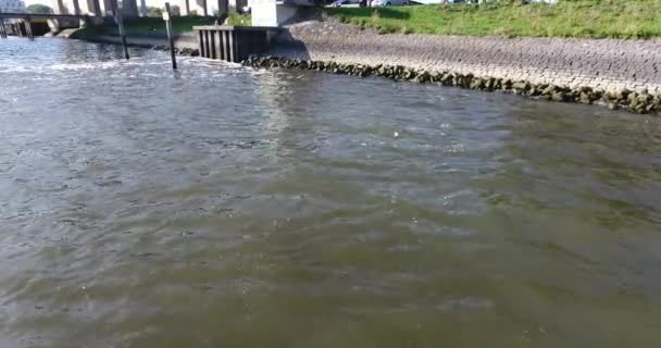 水の背景 ドローンクローズアップで撮影 — ストック動画