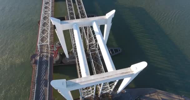 Luftaufnahme Der Eisenbahnbrücke Dordrecht Über Den Großen Transitfluss Niederlande Sonnenuntergang — Stockvideo