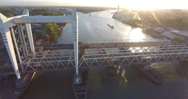 Letecký Pohled Vlakovací Most Dordrecht Nad Velkou Tranzitní Řekou Holandskem — Stock video