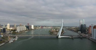 Erasmus köprüsünün havadan görünümü, Rotterdam city, Hollanda