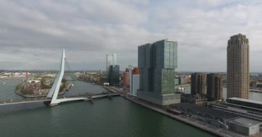 Erasmus köprüsünün havadan görünümü, Rotterdam city, Hollanda