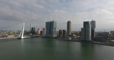 Erasmus köprüsünün havadan görünümü, Rotterdam city, Hollanda