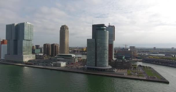 Luchtfoto Van Grote Rotterdamse Stadsgebouwen Erasmus Bridge Area River — Stockvideo