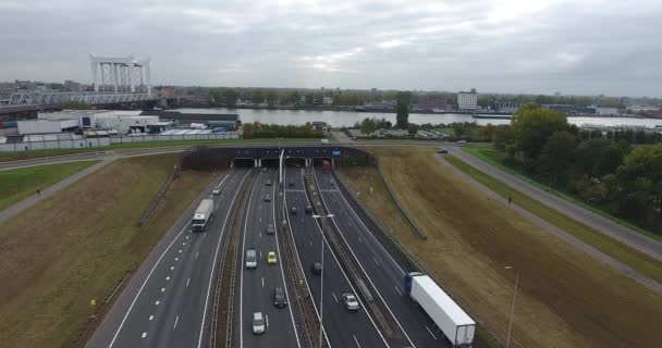 Hermoso Paisaje Vista Aérea Carretera Túnel Bajo Río Ubicado Dordrecht — Vídeo de stock