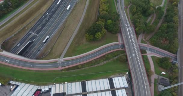 道路の航空写真 ドルドレヒトの工業地帯 オランダ 秋の曇りの季節 — ストック動画