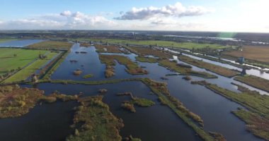 Gün batımı havadan görünümü, Kinderdijk gölleri, Hollanda 